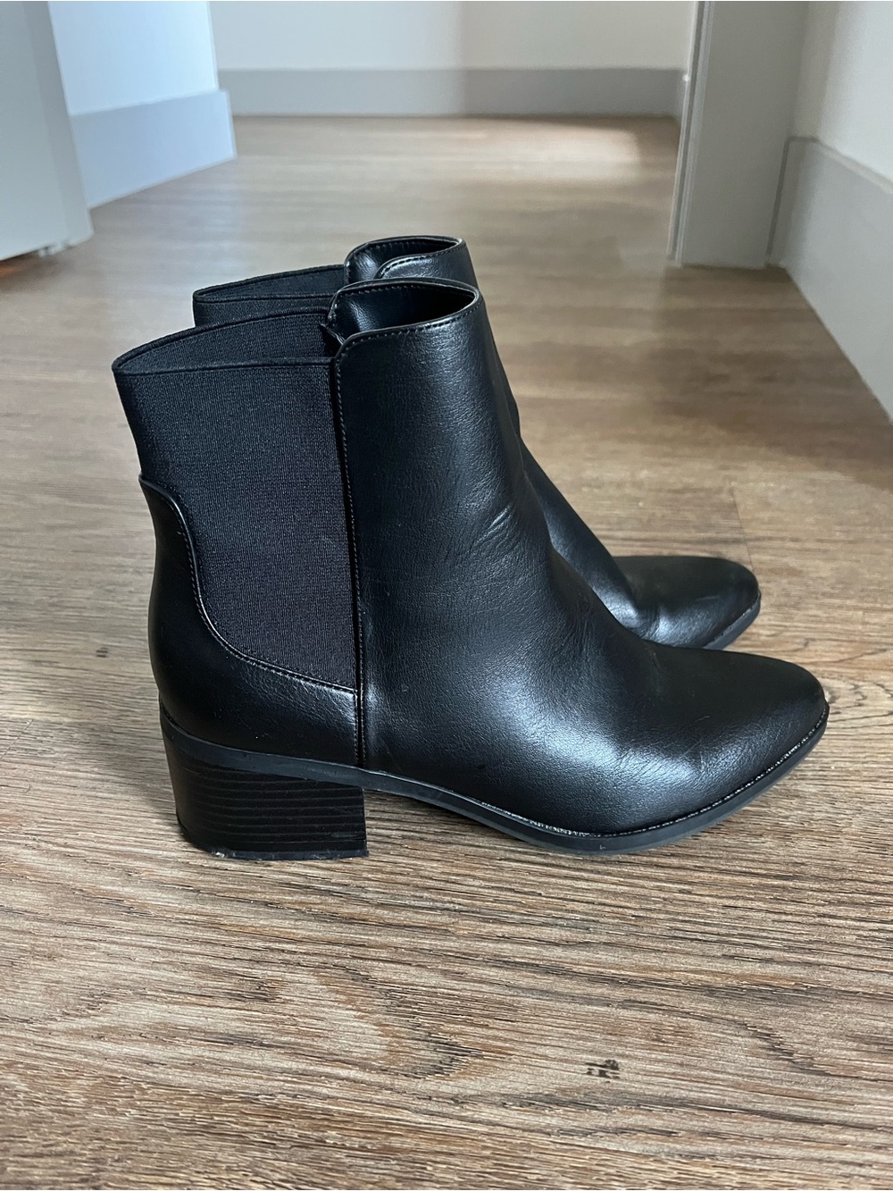 Women’s Black Leather Ankle Boots - Sleek Chelsea Style